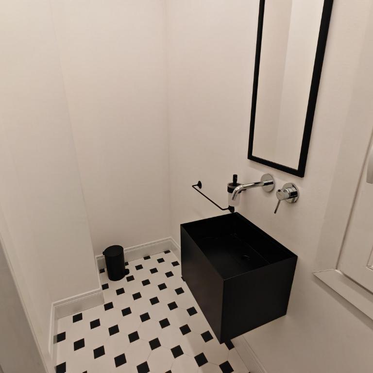 Jonathan Luxury Apartment Trieste Station - Appartamento con 2 Camere da Letto - 30
