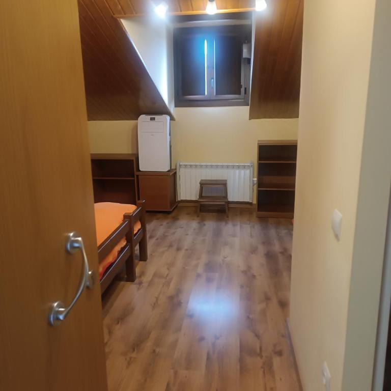 Mora de Nuei - Habitación Familiar con baño privado - 11