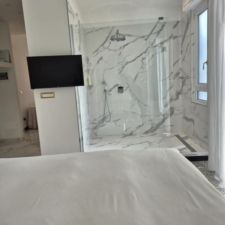Eveline Portosole Hotel - Suite Deluxe con Vasca Idromassaggio - 9