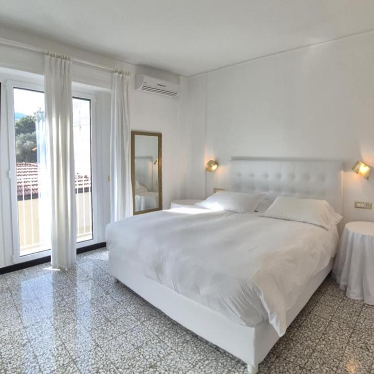 Eveline Portosole Hotel - Suite Deluxe con Vasca Idromassaggio - 7