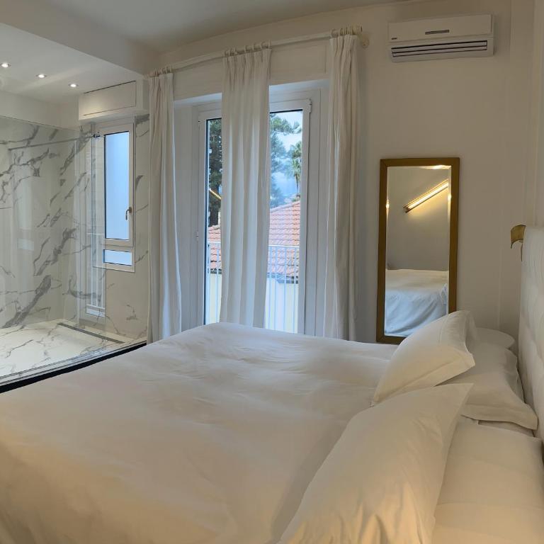Eveline Portosole Hotel - Suite Deluxe con Vasca Idromassaggio - 13