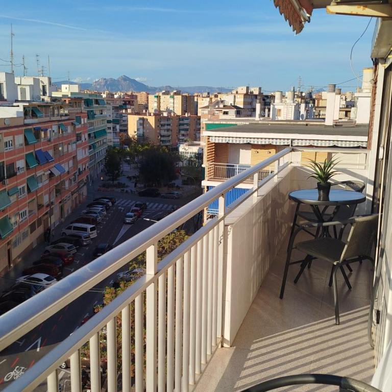 Alicante Big Holiday - Three-Bedroom Premium Apartment with Balcony - 43