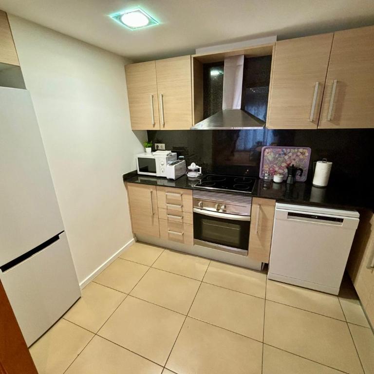 Casa Tita - Exclusivo Apartamento con Gran Terraza y Vistas a la Piscina en Lloret de Mar - Apartamento de 2 dormitorios - 19
