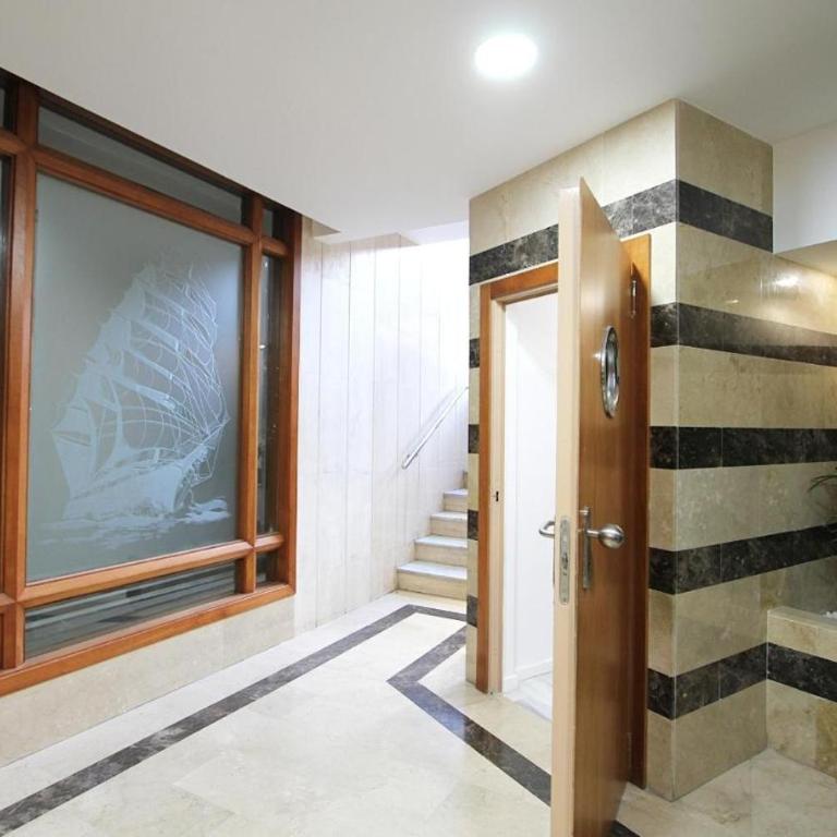 Casa Tita - Exclusivo Apartamento con Gran Terraza y Vistas a la Piscina en Lloret de Mar - Apartamento de 2 dormitorios - 60