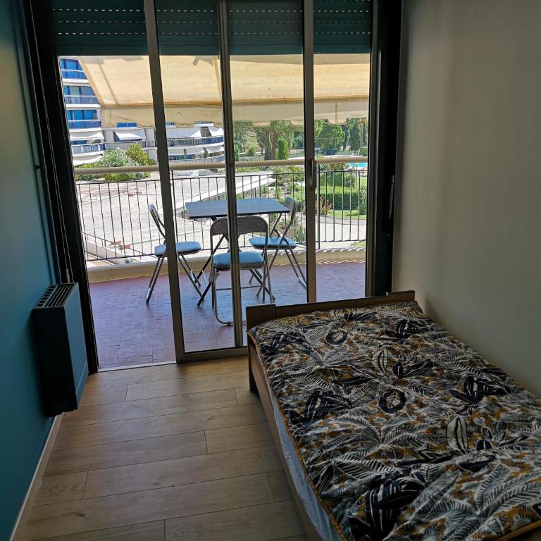 Mandelieu Iselette du Riou - One-Bedroom Apartment - 3