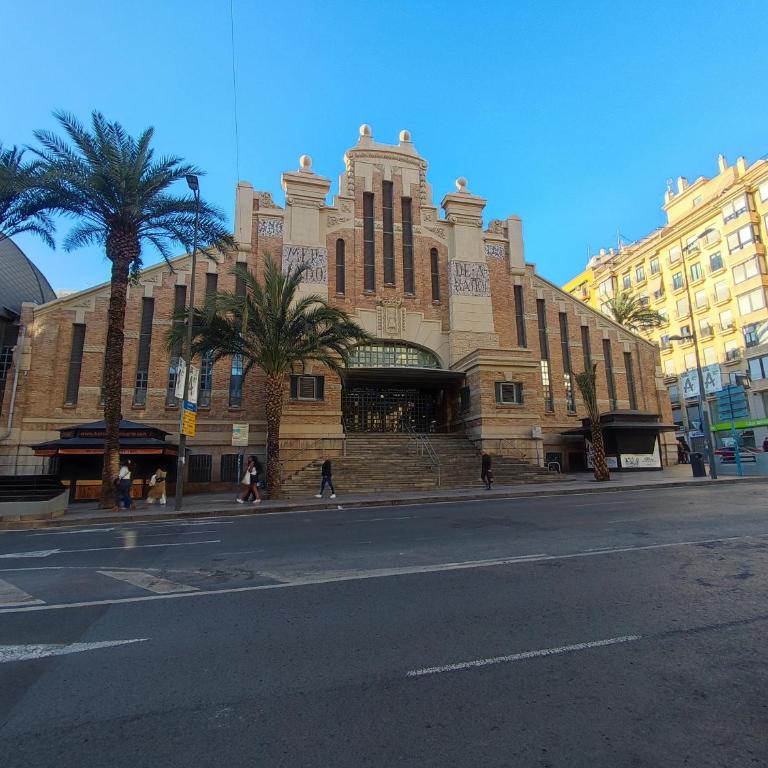 Alicante Big Holiday - Three-Bedroom Premium Apartment with Balcony - 49