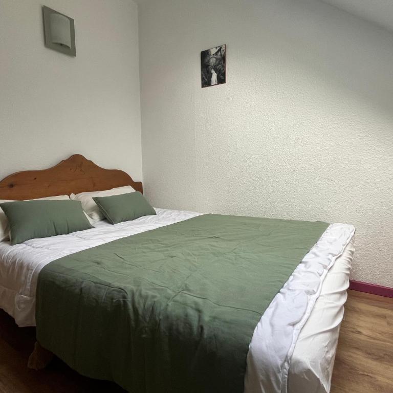 Appartement 2-4 personnes avec 1 chambre - Résidence les 100 lacs à Cauterets avec balcon et piscine chauffée - Appartement 1 Chambre - 12