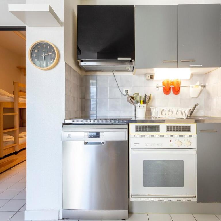 Chez Hervé - Charmant appartement avec piscine et parking - Two-Bedroom Apartment - 11