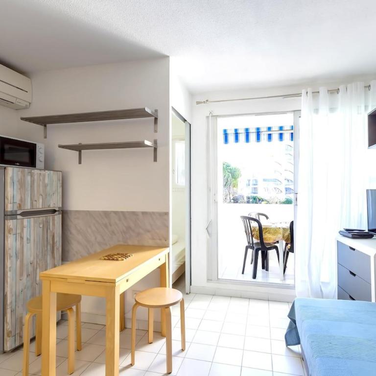 Chez Hervé - Charmant appartement avec piscine et parking - Two-Bedroom Apartment - 8
