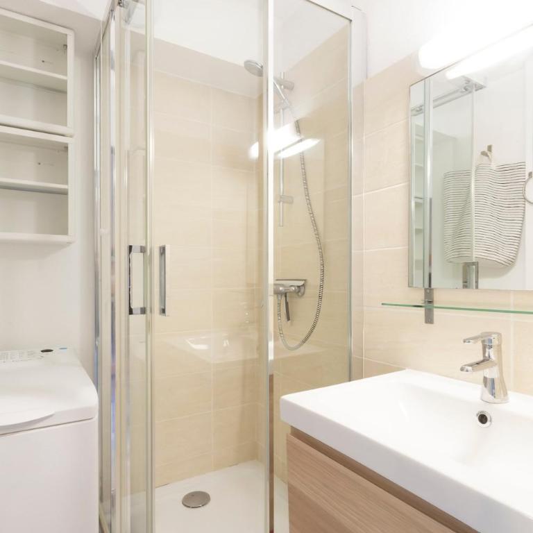 Chez Hervé - Charmant appartement avec piscine et parking - Two-Bedroom Apartment - 15