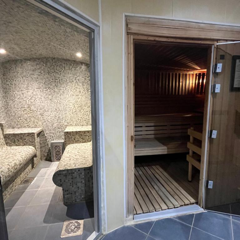 Appartement 2-4 personnes avec 1 chambre - Résidence les 100 lacs à Cauterets avec balcon et piscine chauffée - Appartement 1 Chambre - 5