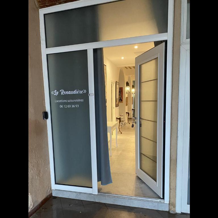 La RENAUDIERE - Two-Bedroom Apartment - 2