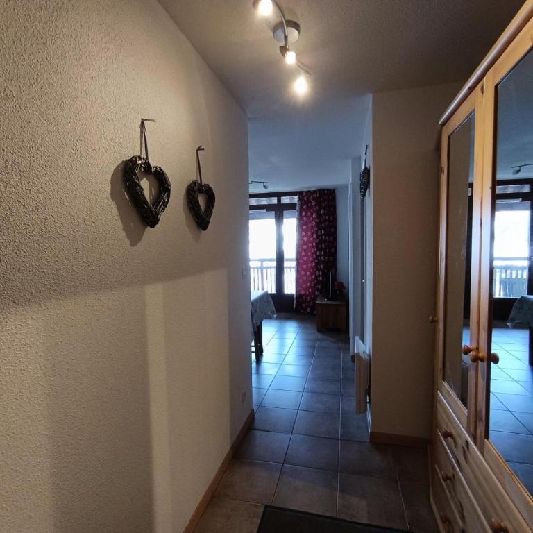 Résidence Plein Soleil - Appartement plein sud avec superbe vue, balcon, parking. MAE-9004 - Apartment - 12