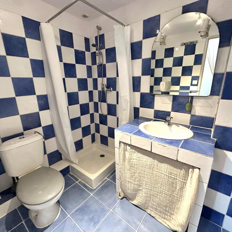 Charming Townhouse in Carpentras Historic Center - Maison 2 Chambres - 14