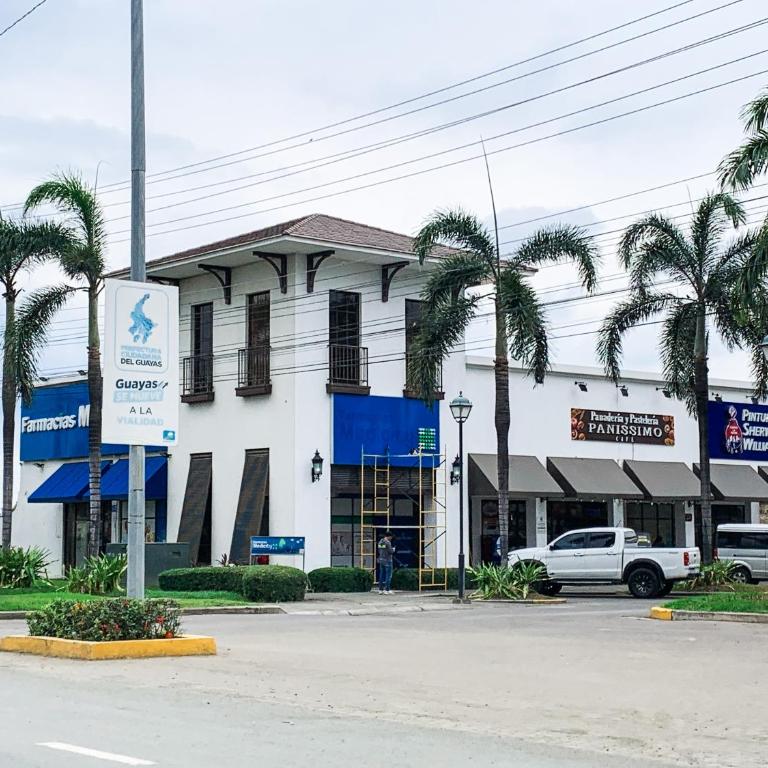 Casa Napoli piscina privada, con 5 dormitorios cerca al centro comercial el dorado - Casa de 3 dormitorios - 75