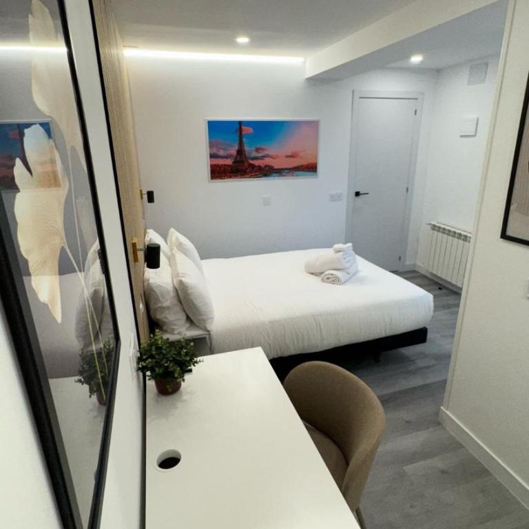 JACUZZI ROOMS PUENTE De VALLECAS - Habitación con cama grande y bañera de hidromasaje - 6