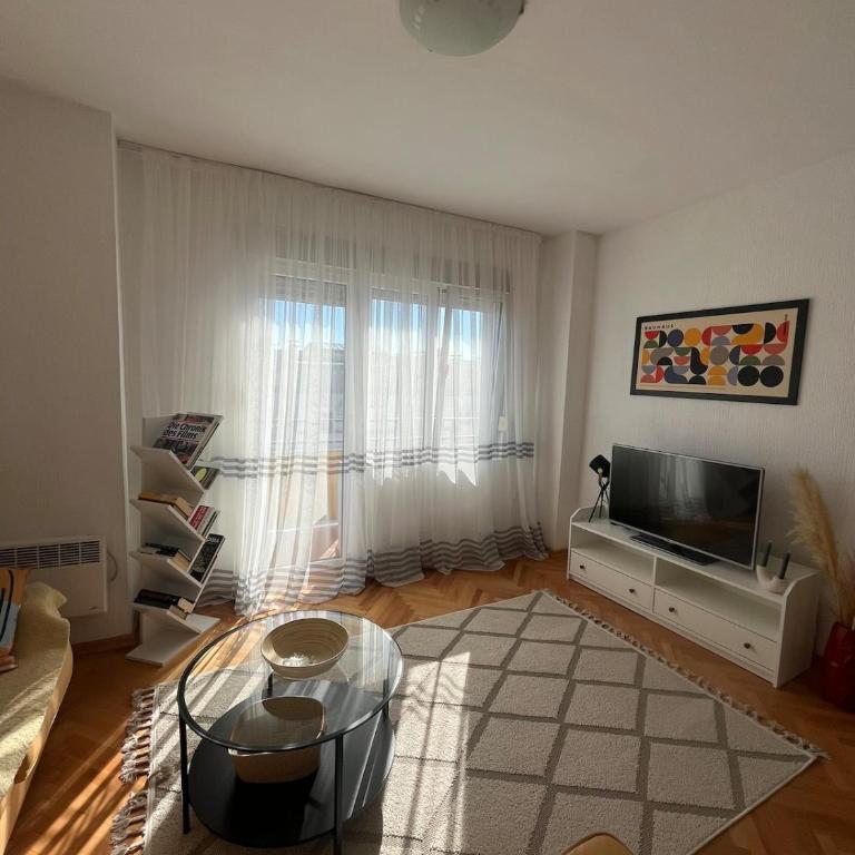 Cozy & Sunny 2-bedroom in best location in the city - Two-Bedroom Apartment - 1