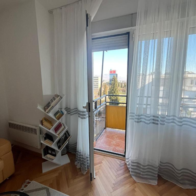 Cozy & Sunny 2-bedroom in best location in the city - Two-Bedroom Apartment - 4
