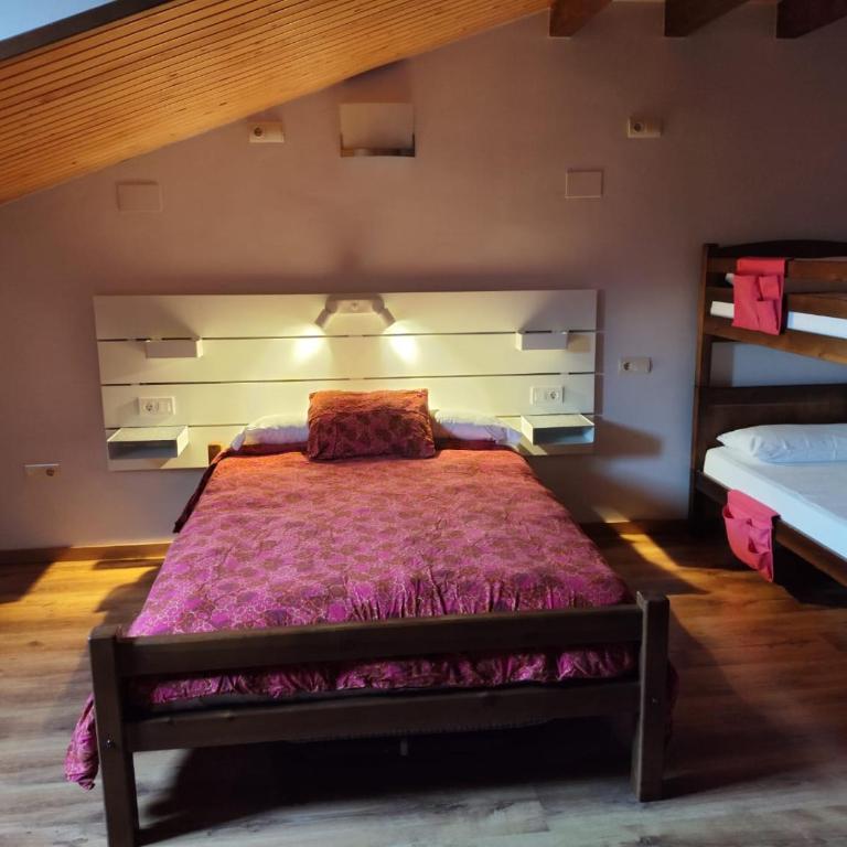 Mora de Nuei - Habitación Familiar con baño privado - 6
