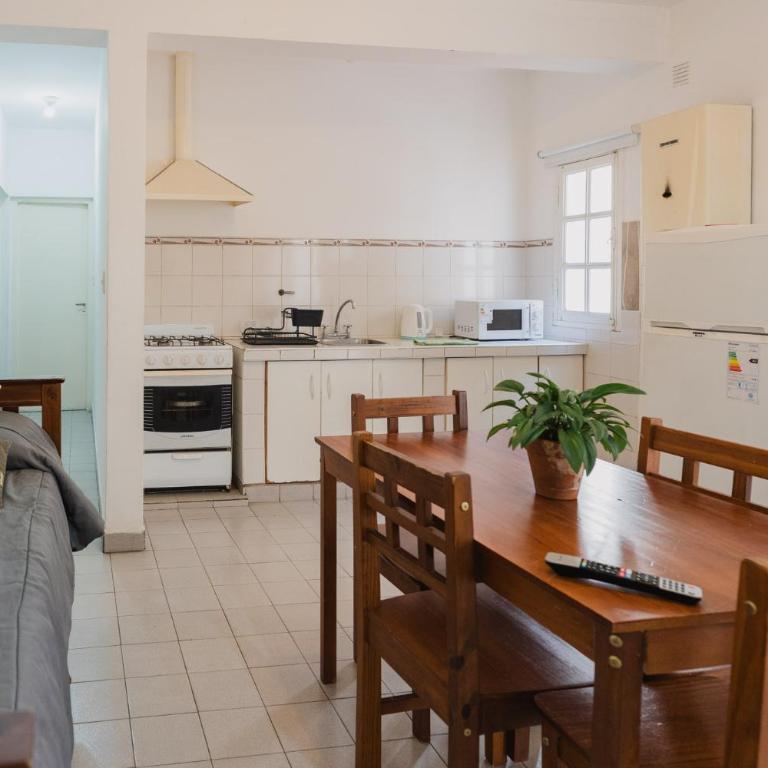 Departamento 1 - Dean Funes 45 CENTRO - Apartamento de 1 dormitorio - 4