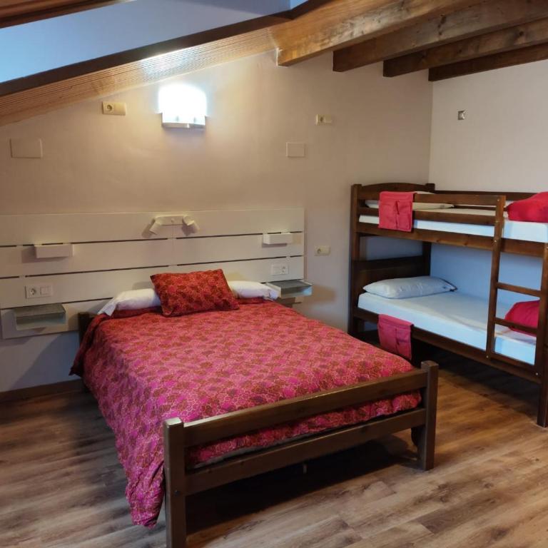 Mora de Nuei - Habitación Familiar con baño privado - 8