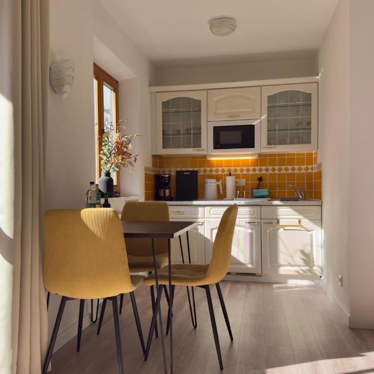 Alpenflair Apartments - Apartment mit 1 Schlafzimmer und Terrasse - 7