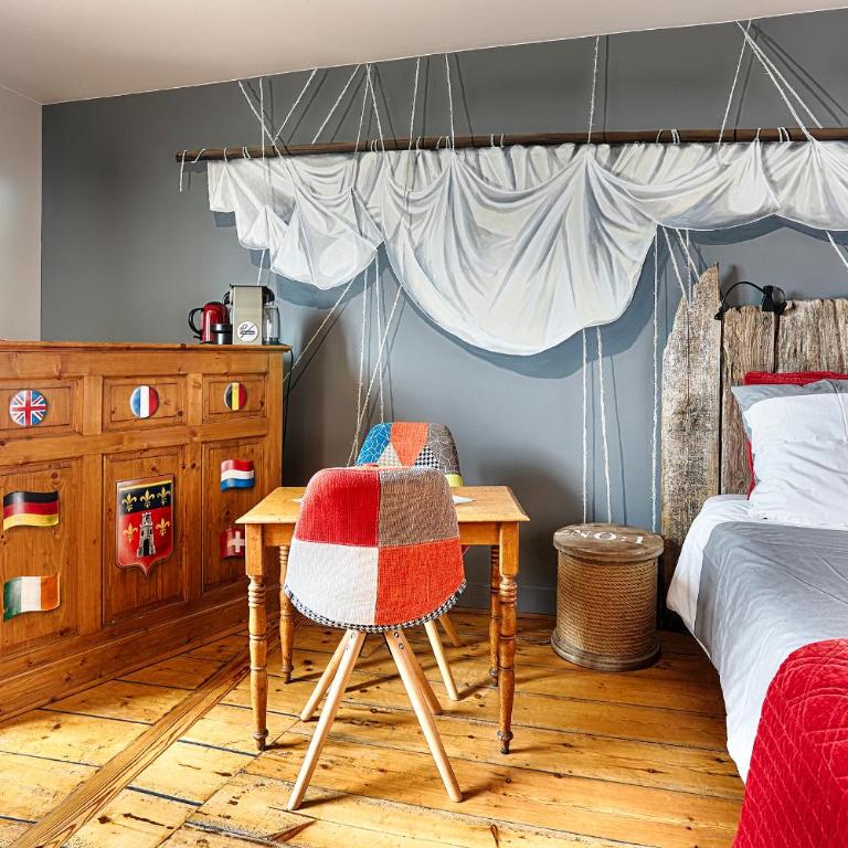La Poupardoise - Chambre Double 2 - Vue sur Port - 5
