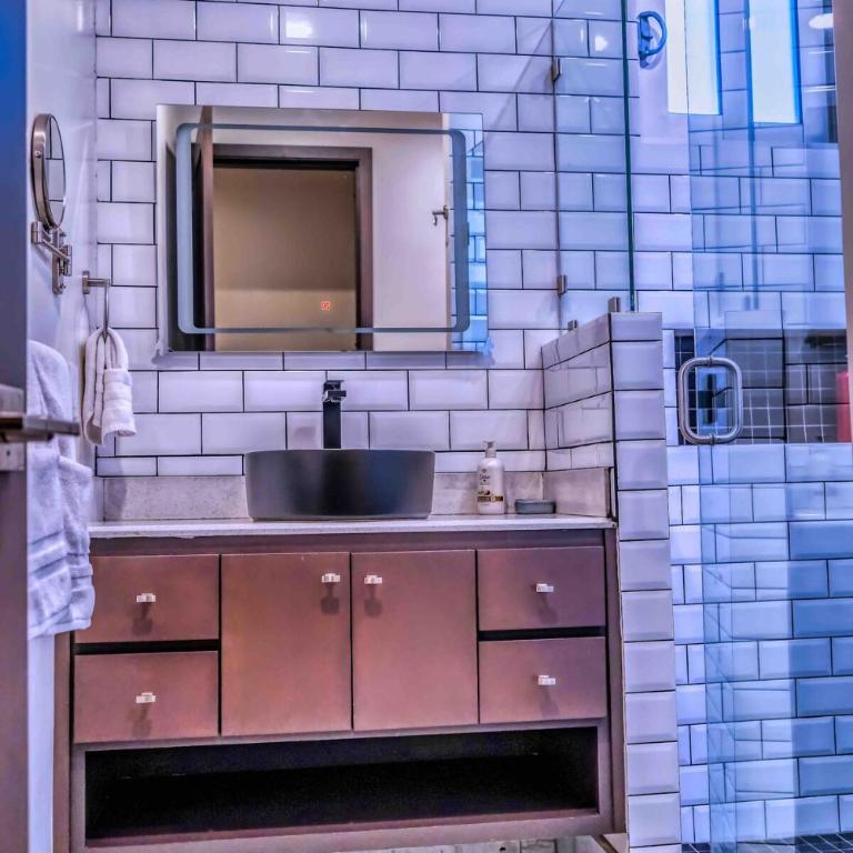 Unique FAMILY CAVE Heated Pool on demand - Casa - 25