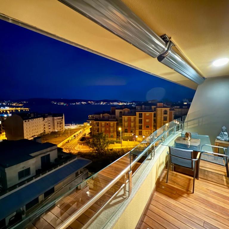 Sanxenxo, Apartamento 1 hab con vistas al mar, piscina, garaje y a 150 mts de la Playa Silgar - Apartamento de 1 dormitorio - 2