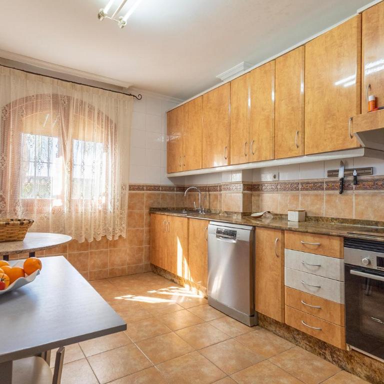 Awesome Home In Cartagena With Wifi - Casa de Vacaciones de 6 dormitorios - 4