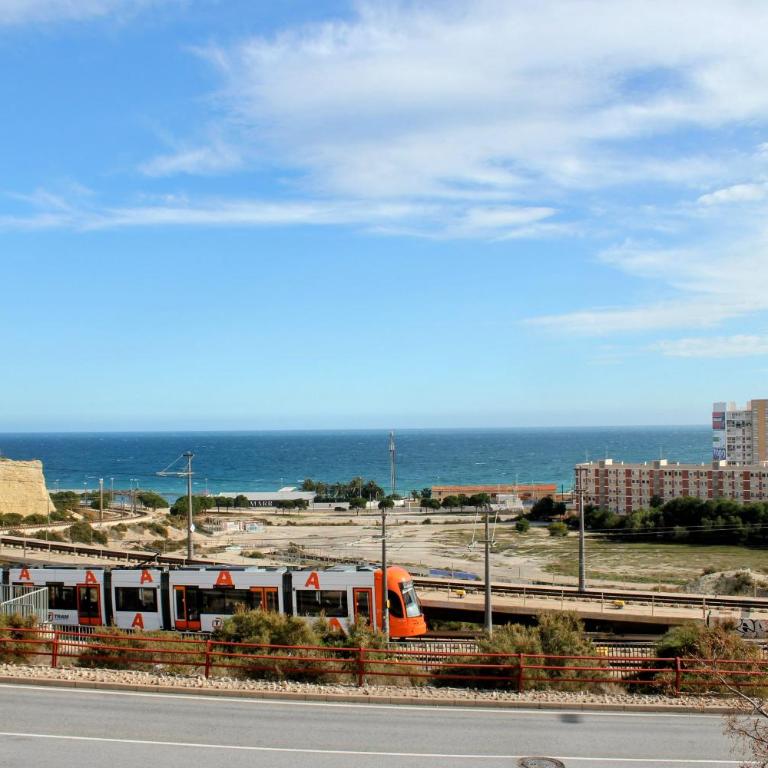 Alicante Big Holiday - Three-Bedroom Premium Apartment with Balcony - 56
