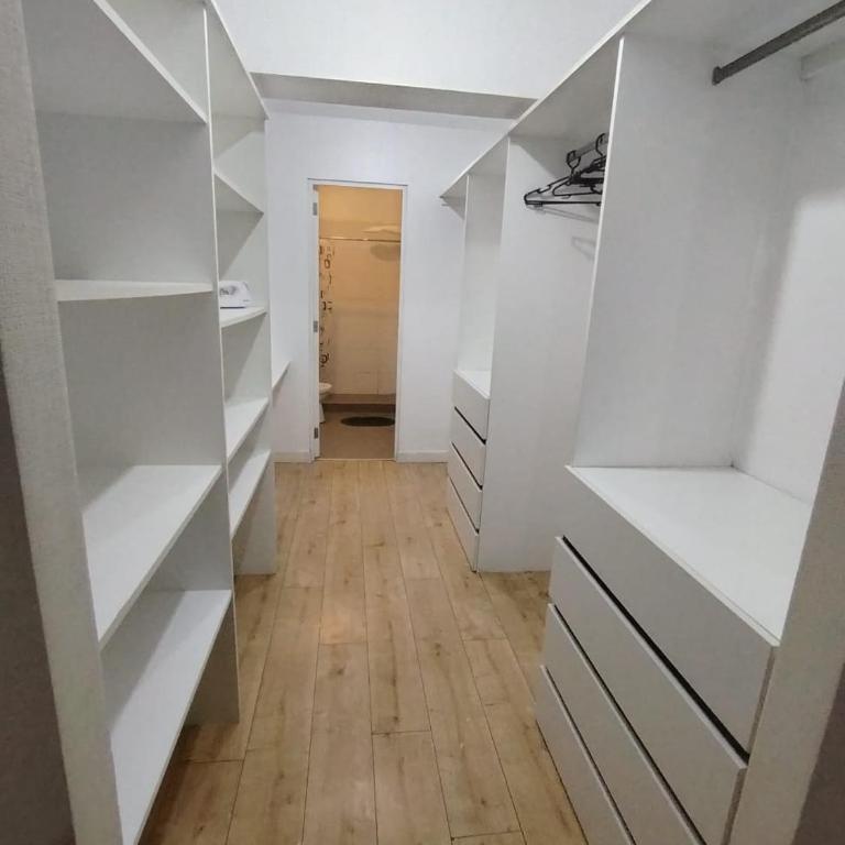 LINDO DEPARTAMENTo - Three-Bedroom Apartment - 1