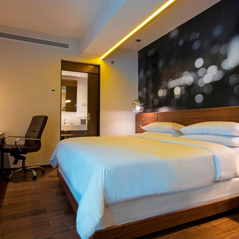 Krystal Urban Guadalajara - Habitación Estándar - Cama extragrande - 5