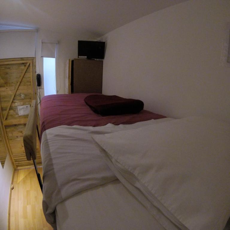 Hostal de la 57 - Habitación Doble con baño compartido - 2 camas - 2
