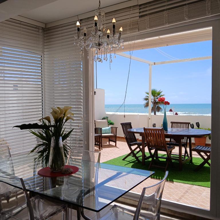 AMAZING FRONTAL BEACH APARTMENT #Traveller's Awards2023 - Apartamento de 2 dormitorios - 11