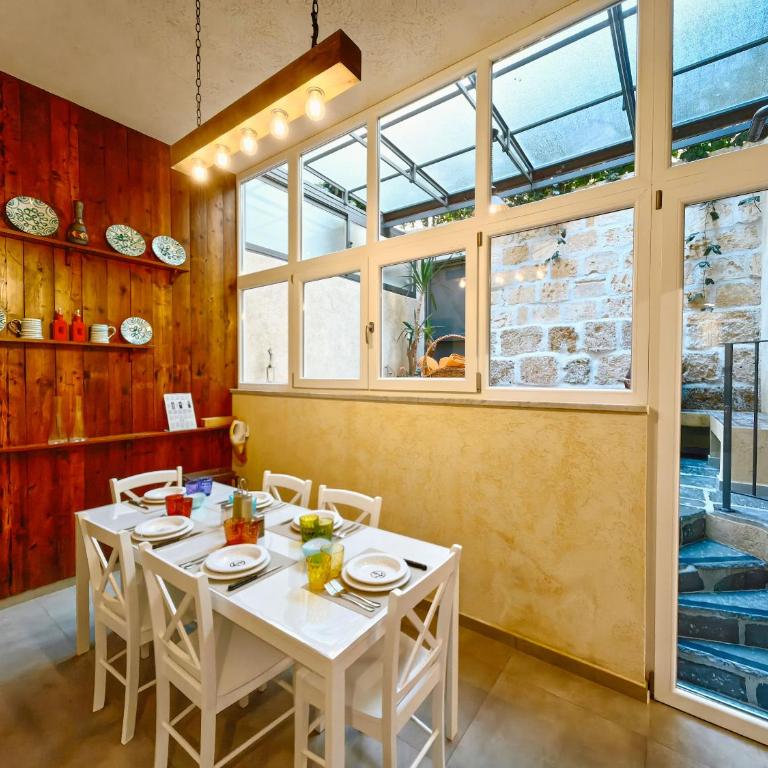 Basso 61 Urban Oasis with Private Mini Pool & Courtyard - Families & Groups - Appartamento - Piano Terra - 29