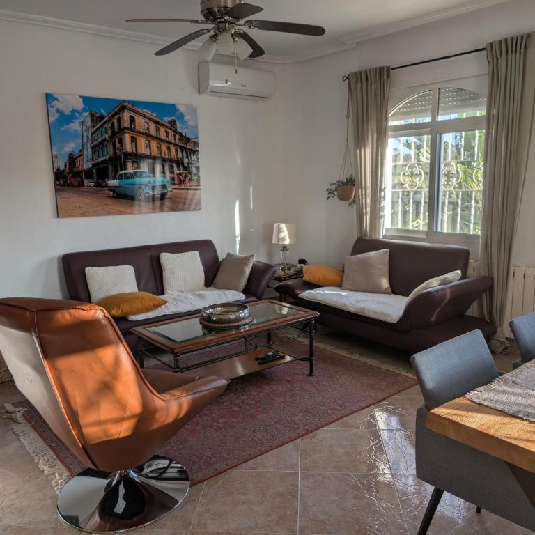 Spanish Villa with private pool - Three-Bedroom Villa - 13