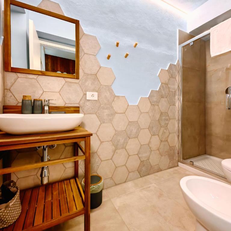 Basso 61 Urban Oasis with Private Mini Pool & Courtyard - Families & Groups - Appartamento - Piano Terra - 6