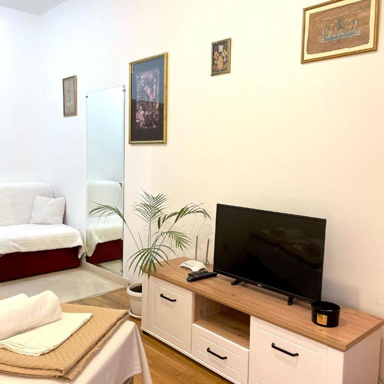 Apartment Kralj - Apartment with Terrace - 10