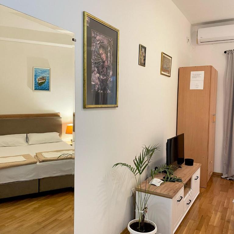 Apartment Kralj - Apartment with Terrace - 12