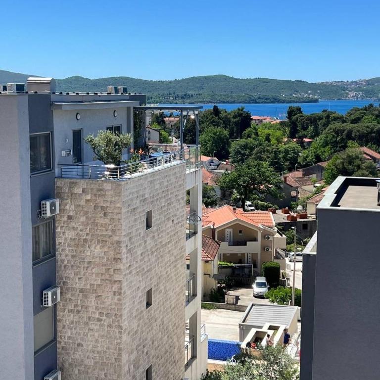 Romantic sunrises&sunsets near Porto Montenegro - Two-Bedroom Apartment - 18