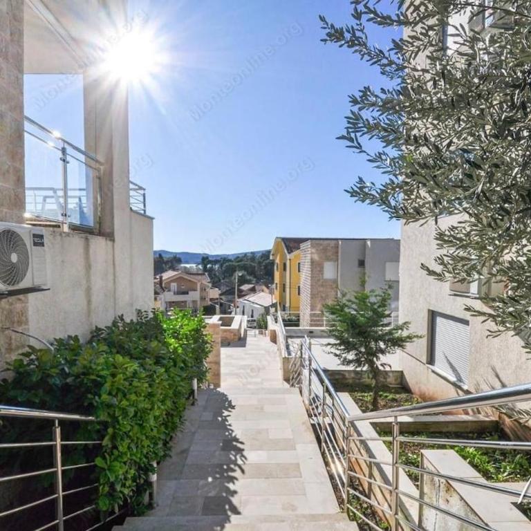 Romantic sunrises&sunsets near Porto Montenegro - Two-Bedroom Apartment - 19