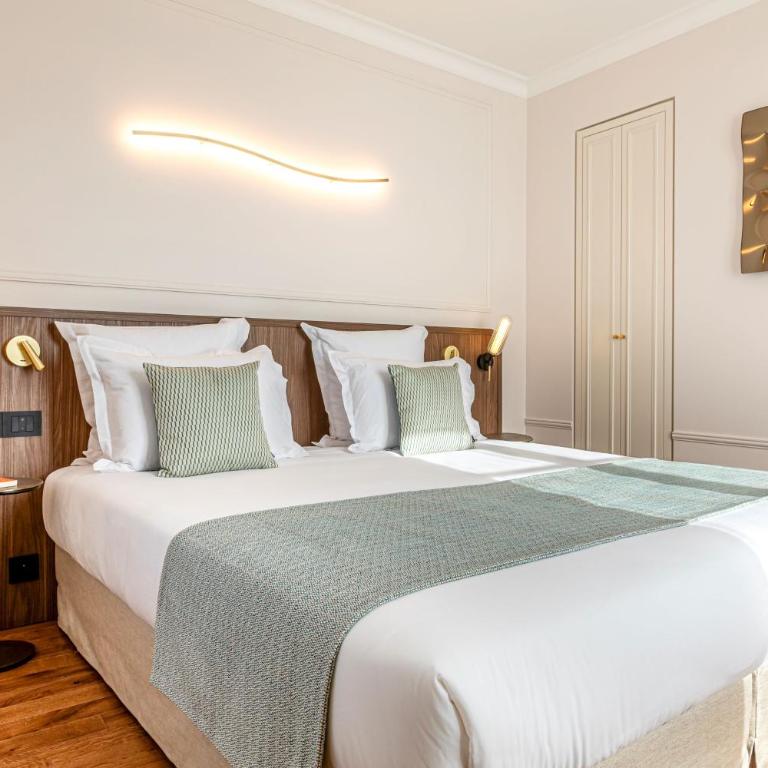 Villa SoPi Appart'Hotel by Patrick Hayat - One-Bedroom Apartment with View of the Paris rooftops - 13