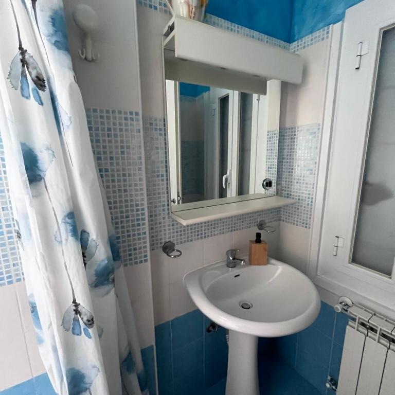 La Casa del Giglio - Camera Matrimoniale con Bagno in Comune - 4