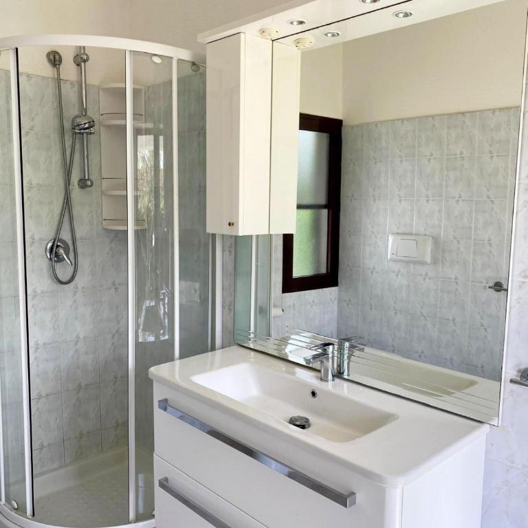 Villa Caterina a pochi passi dalla spiaggia con 3 Camere e Giardino Privato - Casa con 3 Camere da Letto - 35