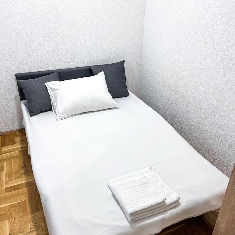 Limpio Apartman - Two-Bedroom Apartment - 14