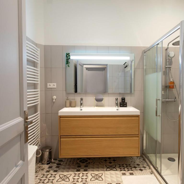 #34 Staywizus - Lamartine Central 3 BDR AC balcony 10mins walk to old town - Appartement 3 Chambres - 16