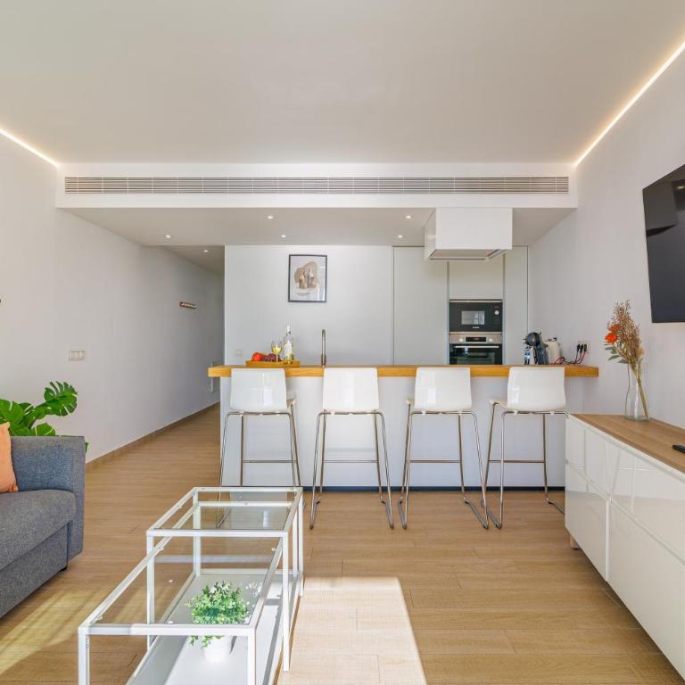 Stunning Seaview Terrace One-Bedroom Apartment - One-Bedroom Apartment - 19