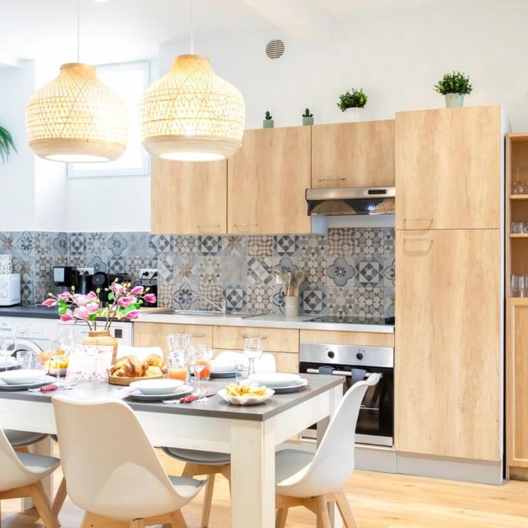 #34 Staywizus - Lamartine Central 3 BDR AC balcony 10mins walk to old town - Appartement 3 Chambres - 23