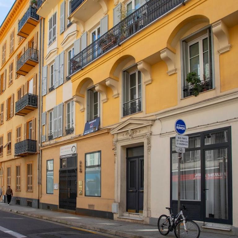 #34 Staywizus - Lamartine Central 3 BDR AC balcony 10mins walk to old town - Appartement 3 Chambres - 24